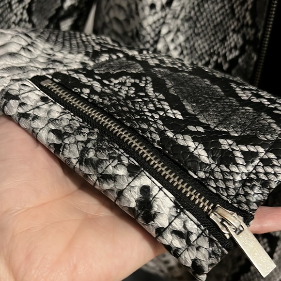 Jacket - Picture 5 of 6